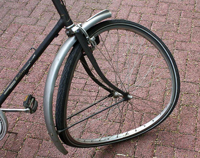 Велосипедист е пострадал при пътен инцидент в село Долни Луковит