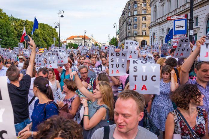 Протест в Полша.