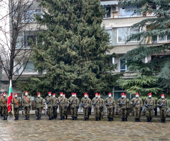 Военнослужещи от 2-ра механизирана бригада