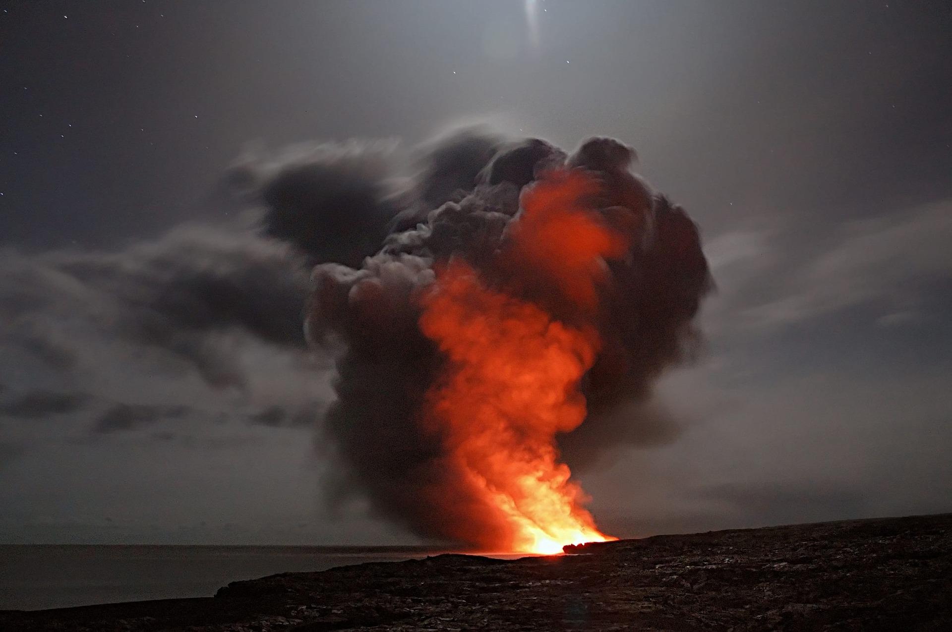 Вулкан, разположен в югозападната част на Исландия, е изригнал вчера