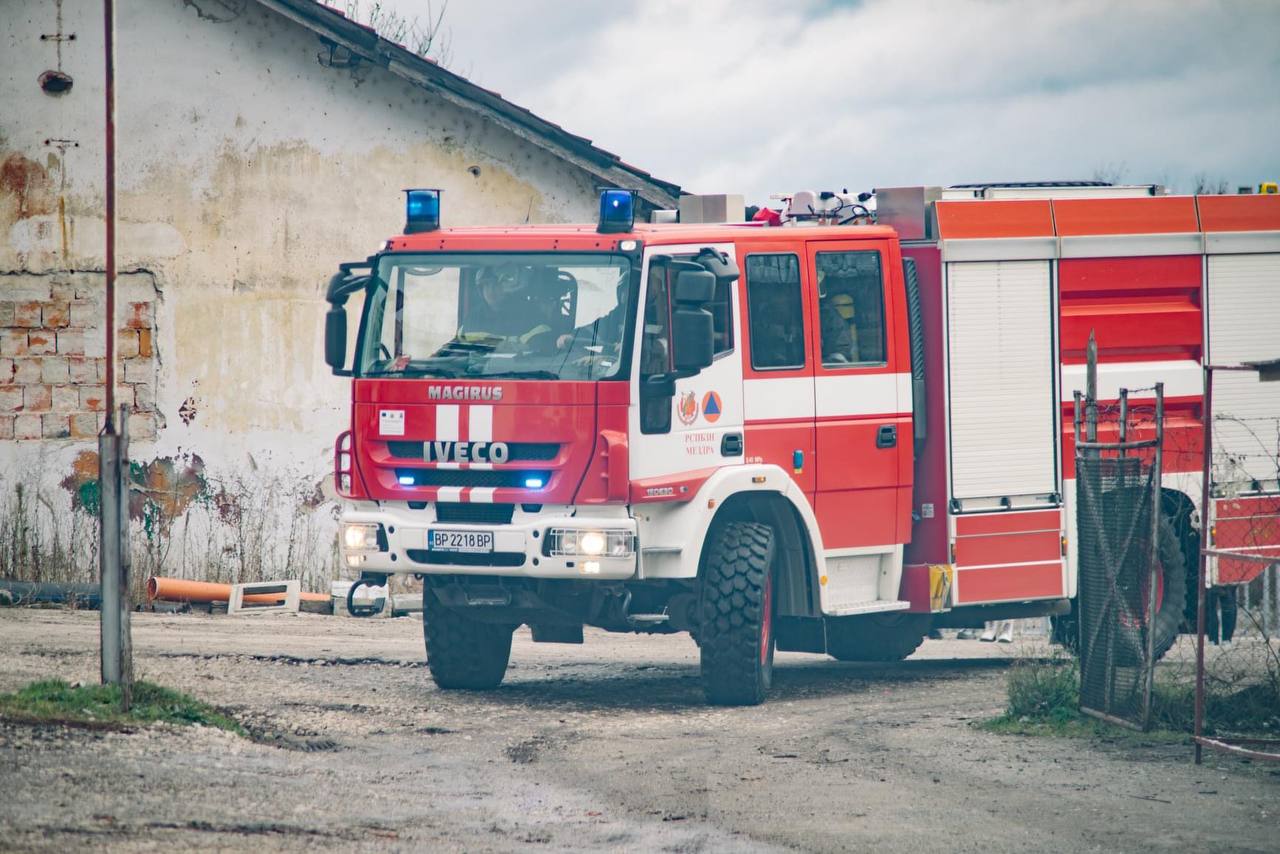Мъж е пострадал при пожар в къща в Ракитово, информираха