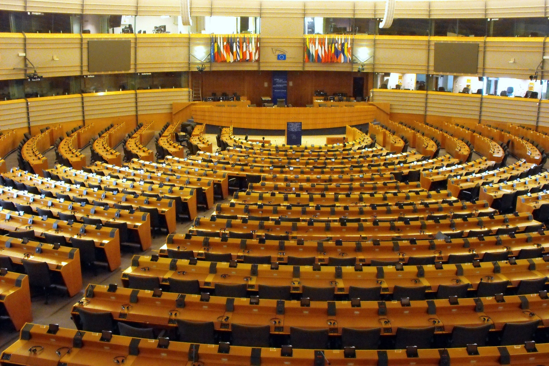 ЕП публикува актуализирана прогноза за състава на новия Парламент въз