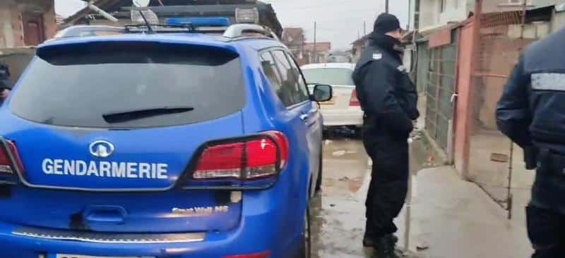 Мъж е нападнал семейството си в Годеч съобщиха от ОДМВР София Около