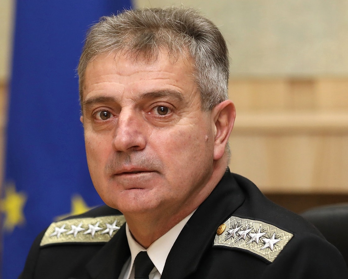 Началникът на отбраната адмирал Емил Ефтимов и заместник-министърът на отбраната