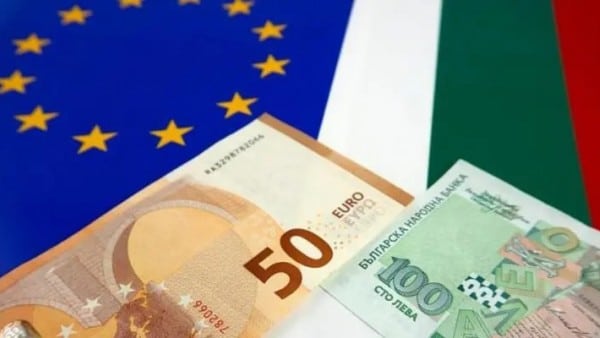 Еврото е официалната валута на 20 те страни от Европейския