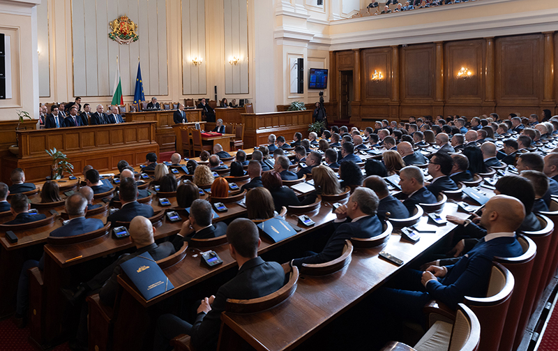 Депутатите отмениха великденската ваканция на 49 ото Народно събрание за