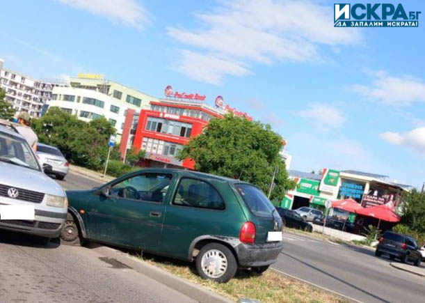 Катастрофа затруднява движението на булеварда Транспортна“ в Бургас, съобщи читател