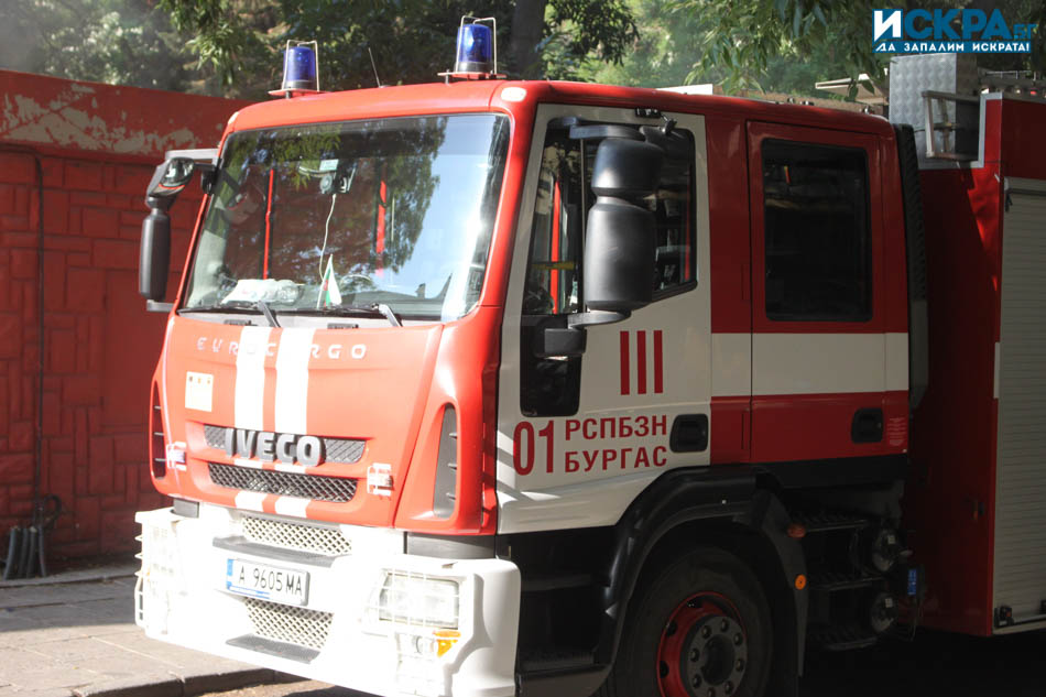 4 пожарни коли са участвали в потушаването на пожар възникнал