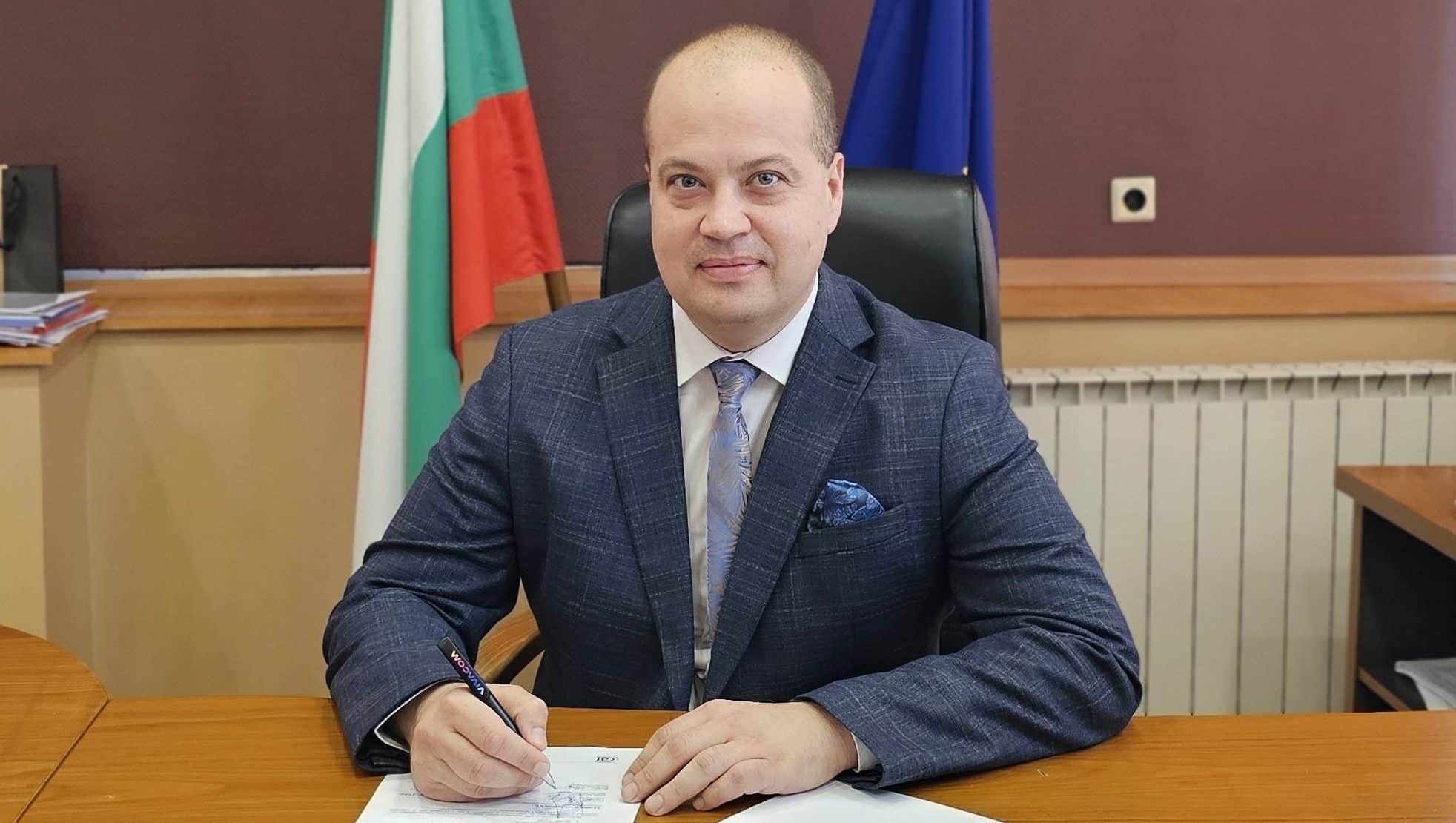 Днес пловдивският областен управител д р инж Илия Зюмбилев е подписал