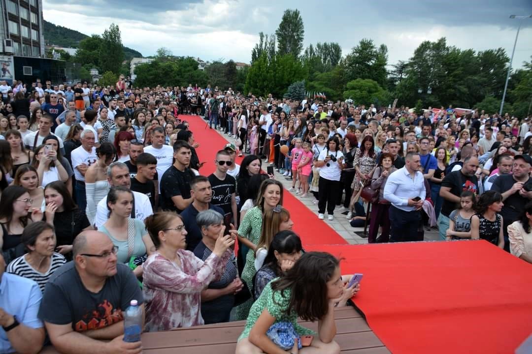 Община Асеновград изпрати тържествено всичките си зрелостници от Випуск 2024.