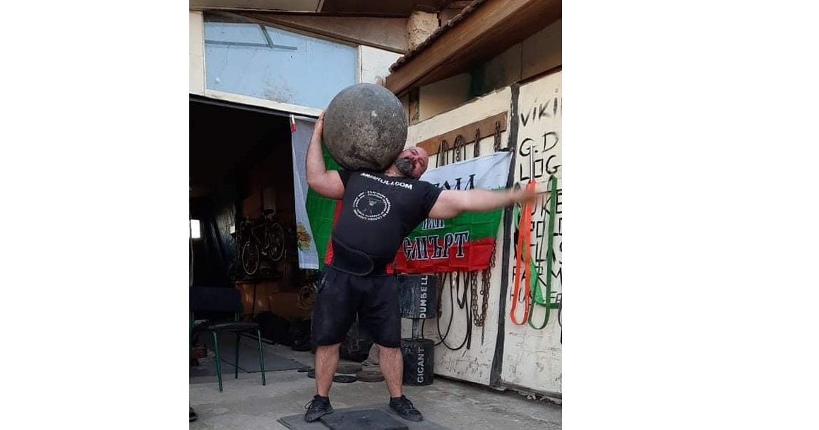 Най силният българин – Мариян Димитров се занимава със силов многобой