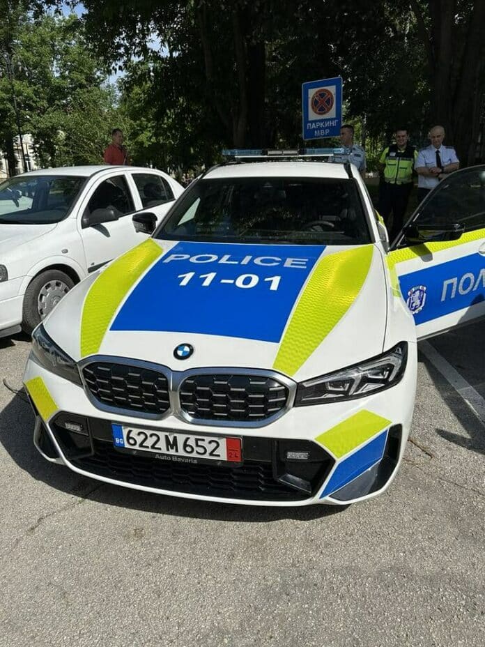 Полицейски автомобил