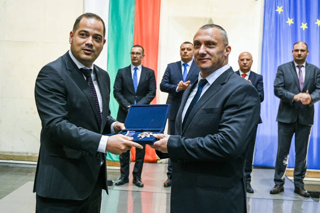 На церемония министърът на вътрешните работи Калин Стоянов връчи специалните
