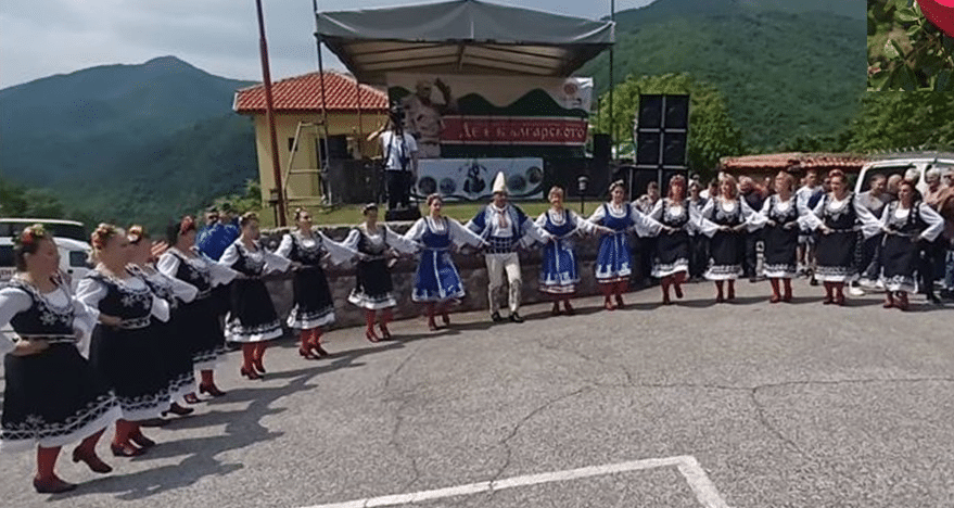 За втора поредна година любители на българския фолклор ще се