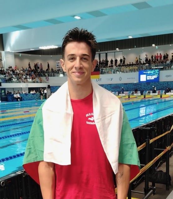 Българският плувец Максим Манолов завоюва втори бронзов медал на Европейското
