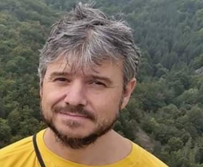 Близки и роднини издирват 42 годишния Радо Шопов който е