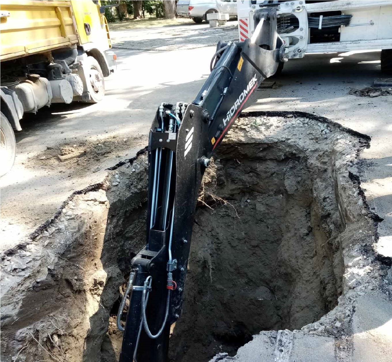 В Морската градина се извършват ремонти дейности на пропадналия участък