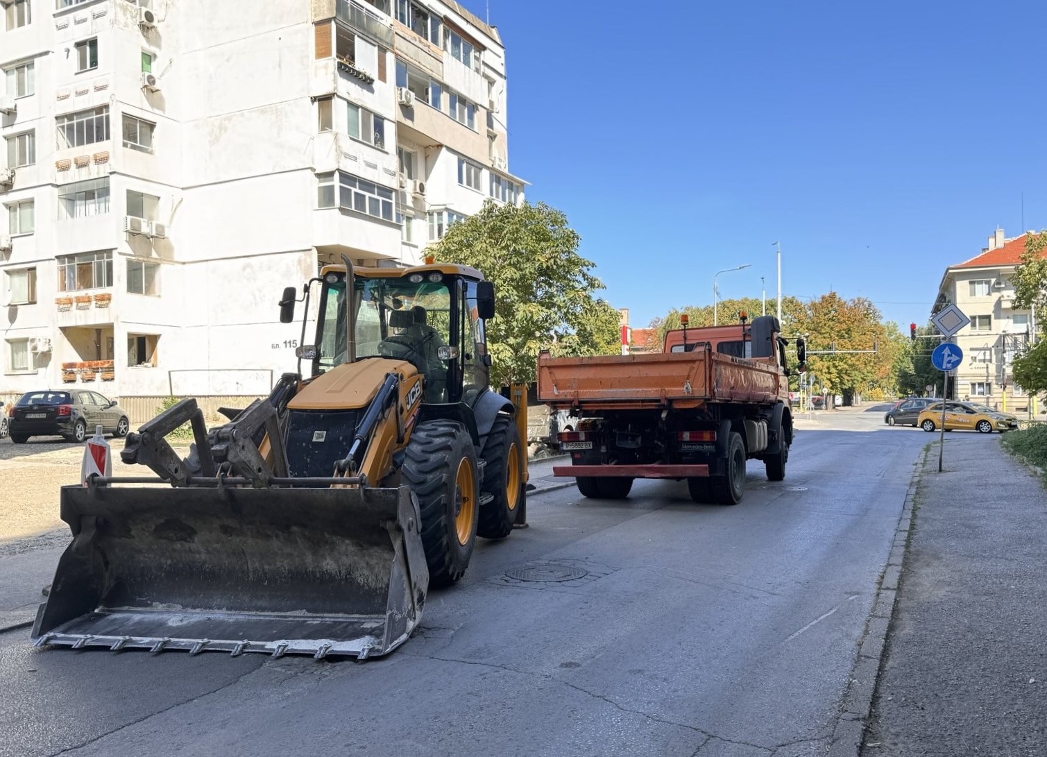 Кметът на Пенчо Милков заедно със заместник кмета инж Здравка Великова