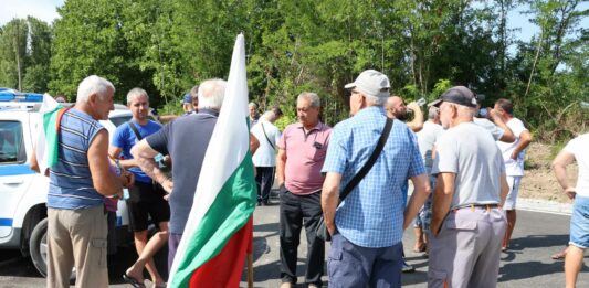 Протест на жителите на село Хаджидимитрово заради безводието