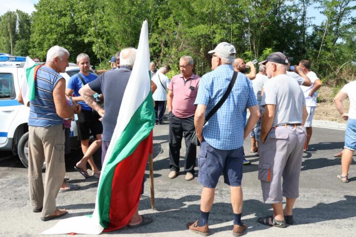 Протест на жителите на село Хаджидимитрово заради безводието