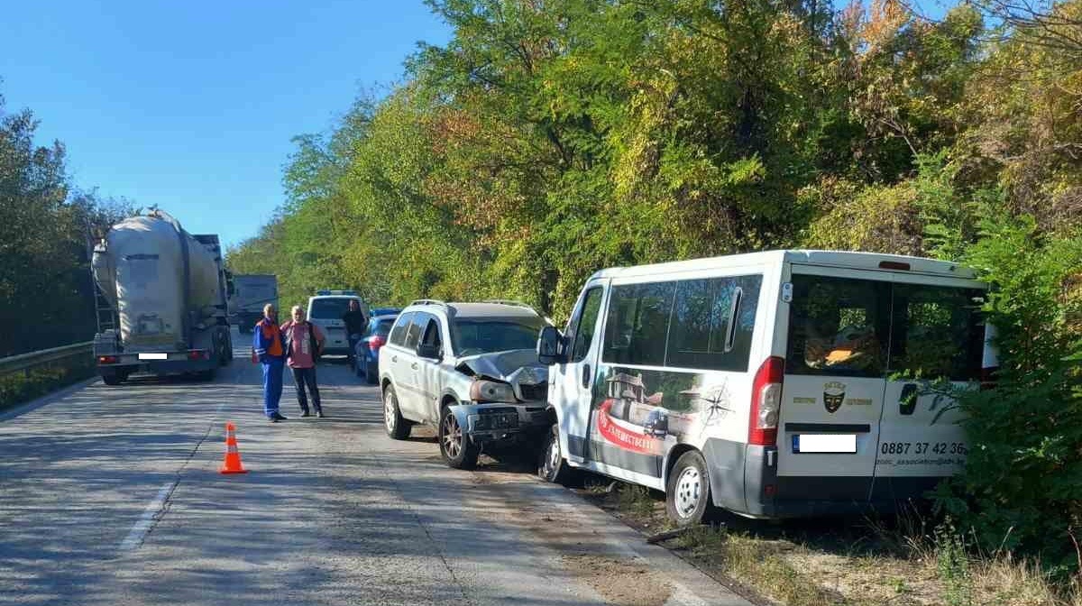 Възникналa е тежка катастрофа на прохода Хаинбоаз път II 55 при