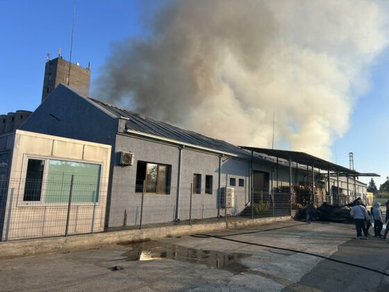 Пожар в хале в Карнобат