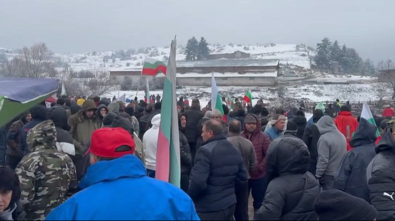 От ранни зори животновъди се събраха на протест във Велинград