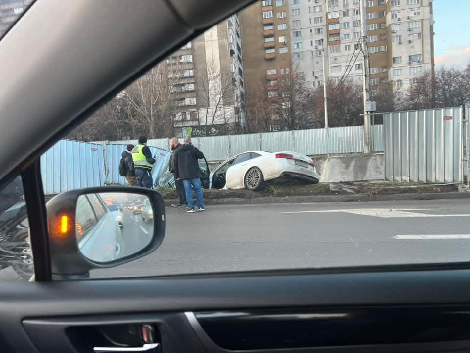 Зрелищна катастрофа е станала в столицата тази сутрин Това съобщиха