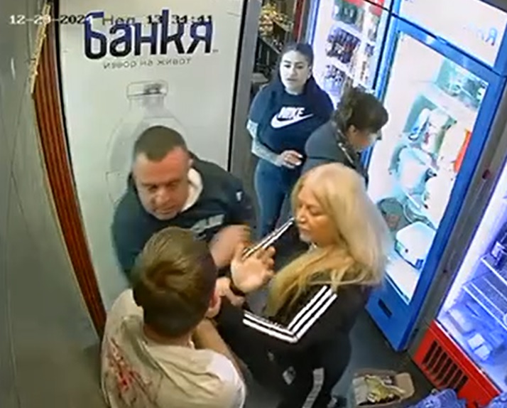 Побой в пицария Ексклузив Снимка Кадър от видео
В редакцията на