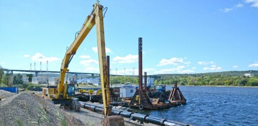 Тръбопровод във Варненското езеро