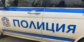 Полицейски патрулен автомобил, полиция, задържани, задържан, арестуван, арестувани, катастрофа